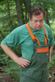 Click to see it big Ich mit Kettensäge, Impression aus dem Wald